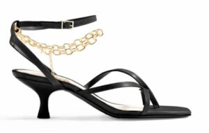 Sandale en cuir à ornements chaînes Schutz Sanny
