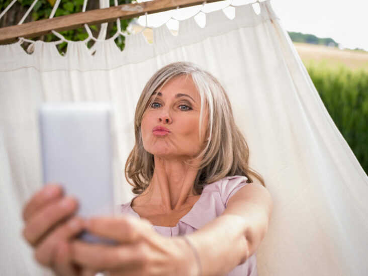 Cheveux d'été dignes d'un selfie : conseils pour lutter contre l'humidité
