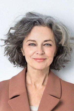 coiffures courtes pour les femmes de plus de 50 ans